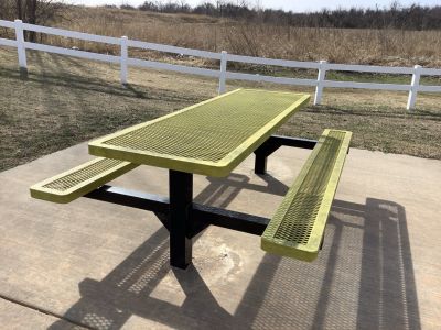 Picnic table